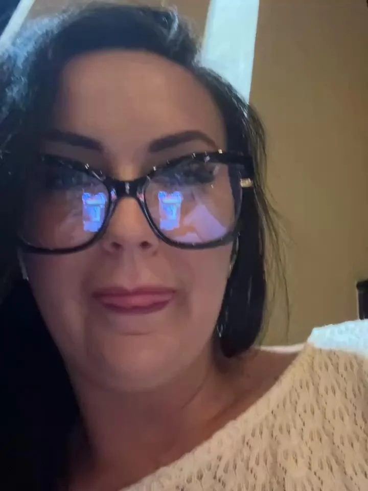 Young_hot_momStripchat Porn Cam 2024-06-18