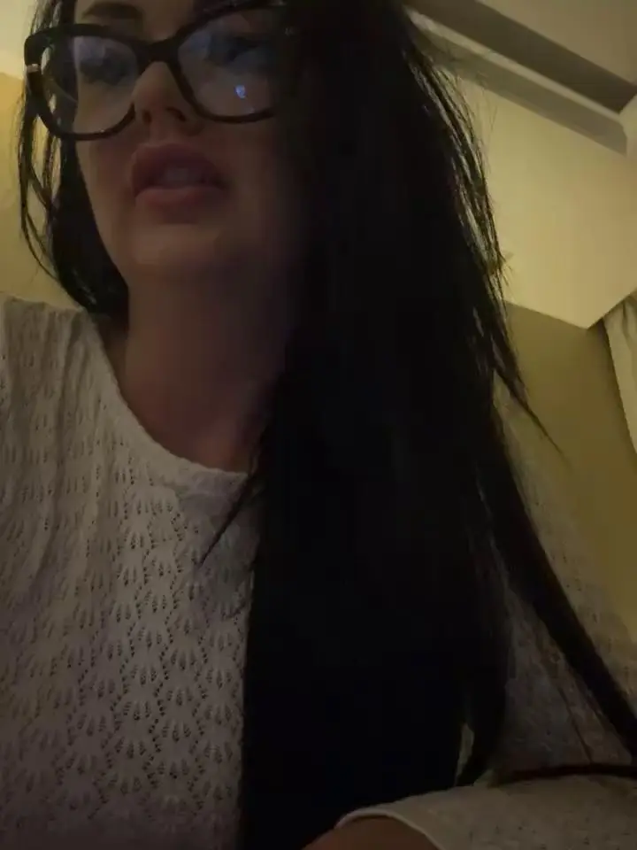 Young_hot_momStripchat Porn Cam 2024-06-18