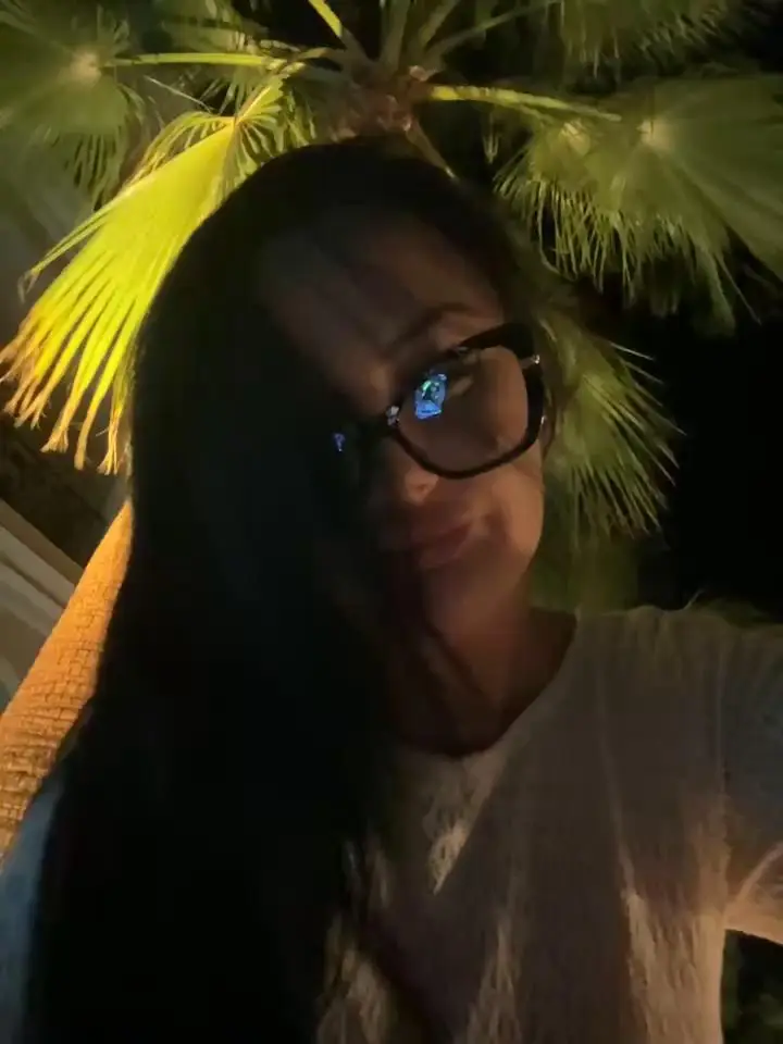 Young_hot_momStripchat Porn Cam 2024-06-18